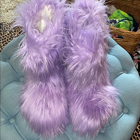 Fun Fur Slippers - Picture 1 of 3
